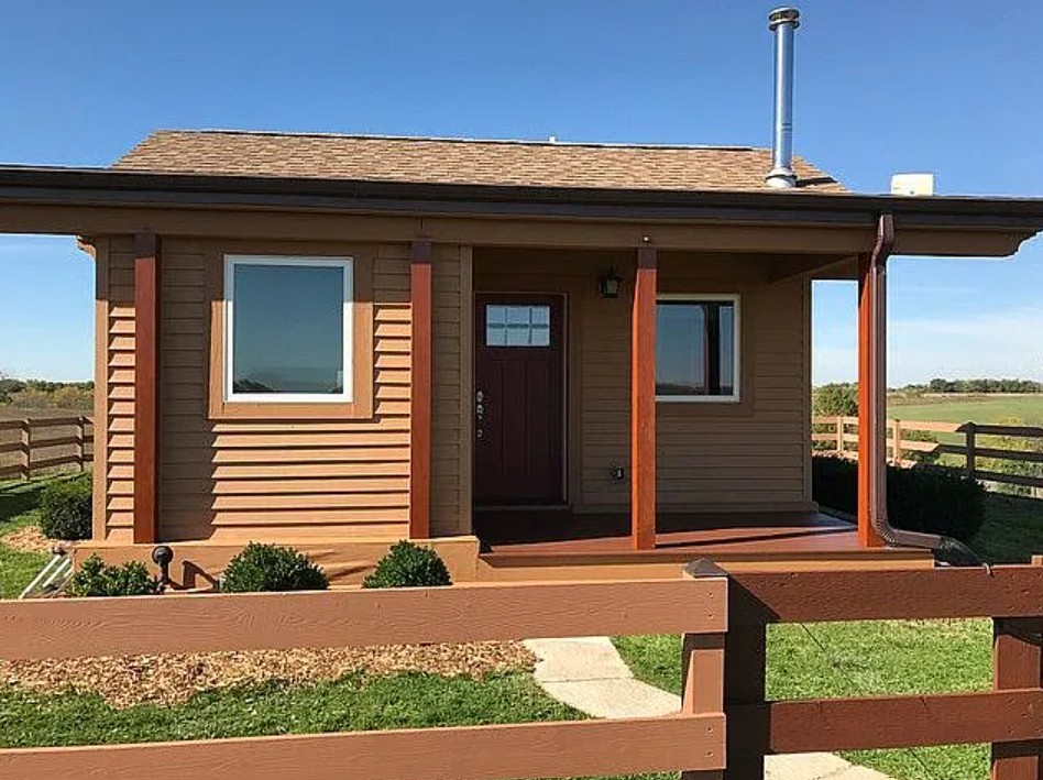 1 Bedroom Cabin For Sale By Owner in Fairfield, IA