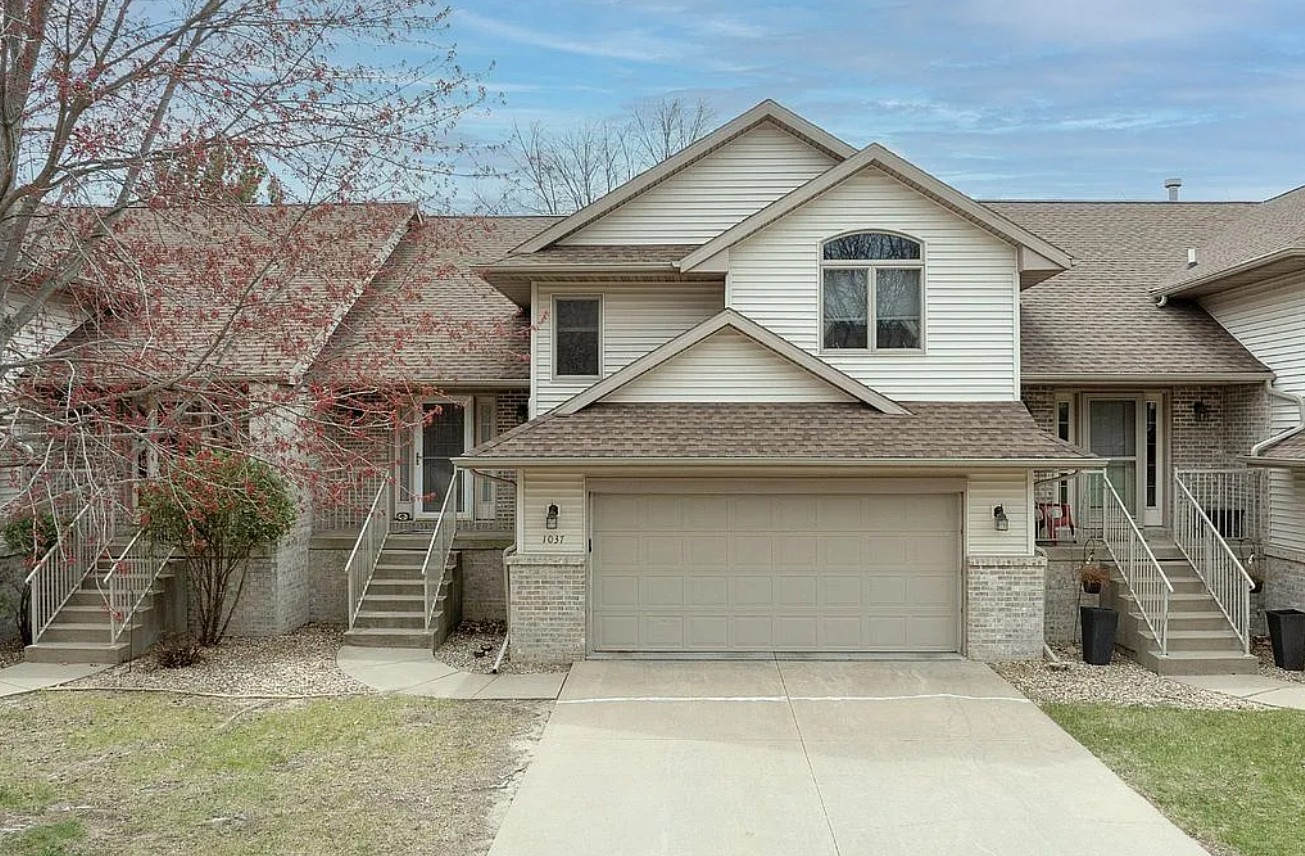 3 Bedroom Townhouse For Sale By Owner in Cedar Rapids, IA