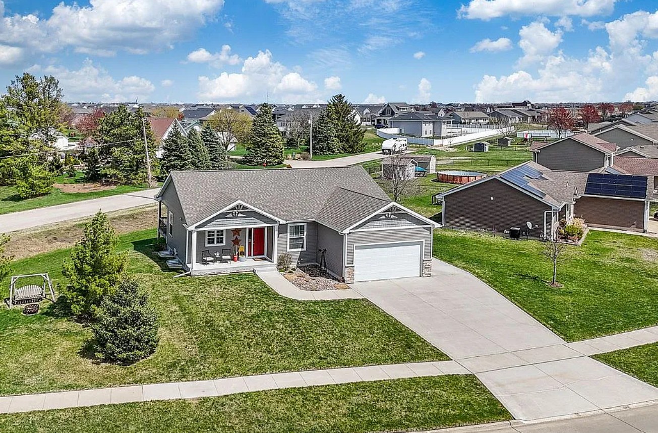 4 Bedroom House For Sale By Owner in Ankeny, IA 