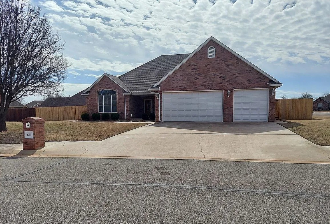 4 Bedroom House For Sale By Owner in Piedmont, OK 