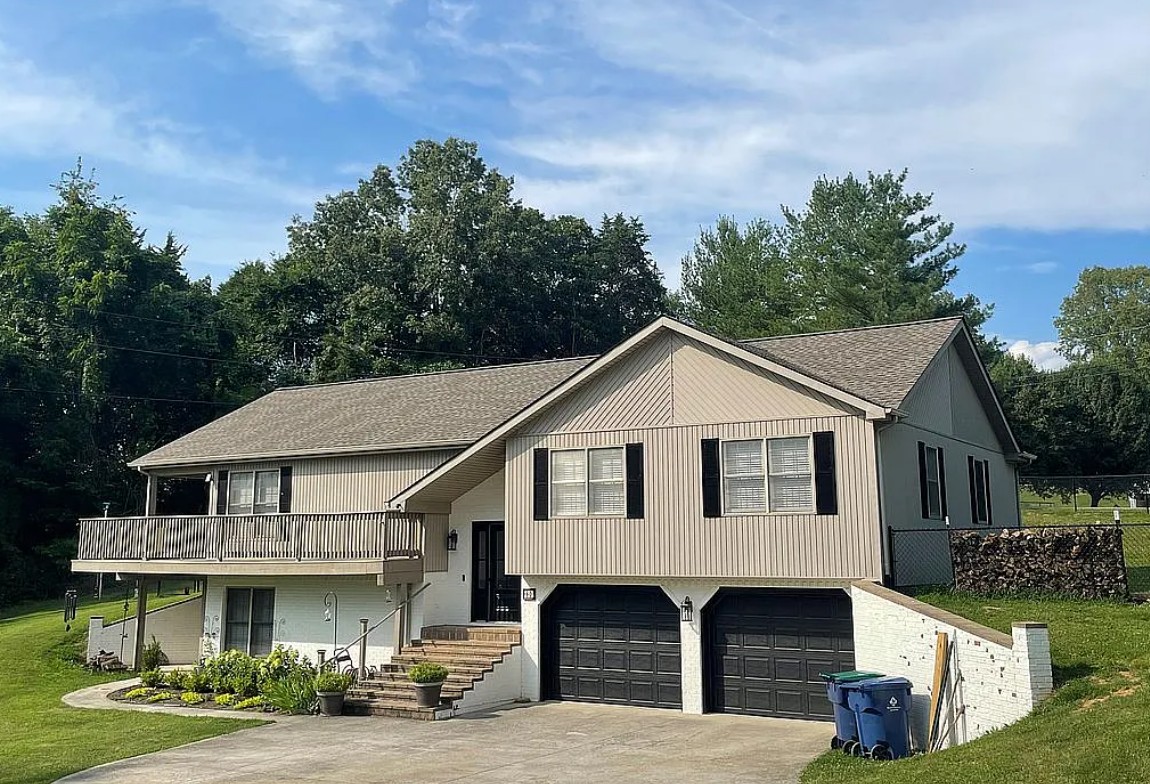 4 Bedroom House For Sale By Owner in Bronston, KY
