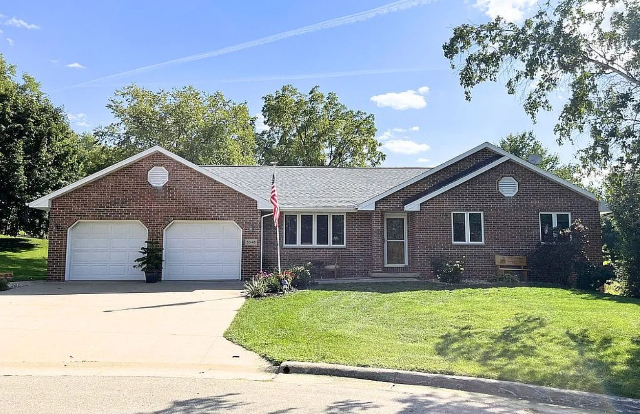 4 Bedroom House For Sale By Owner in Dubuque, IA