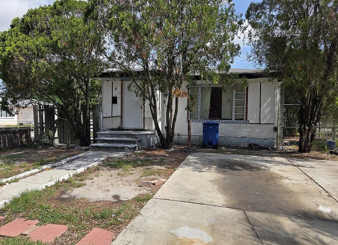 Fixer Upper For Sale By Owner in Saint Petersburg, FL 