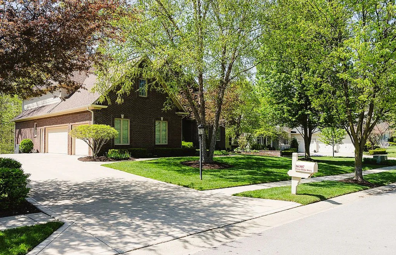 Brick House For Sale By Owner in Noblesville, IN 