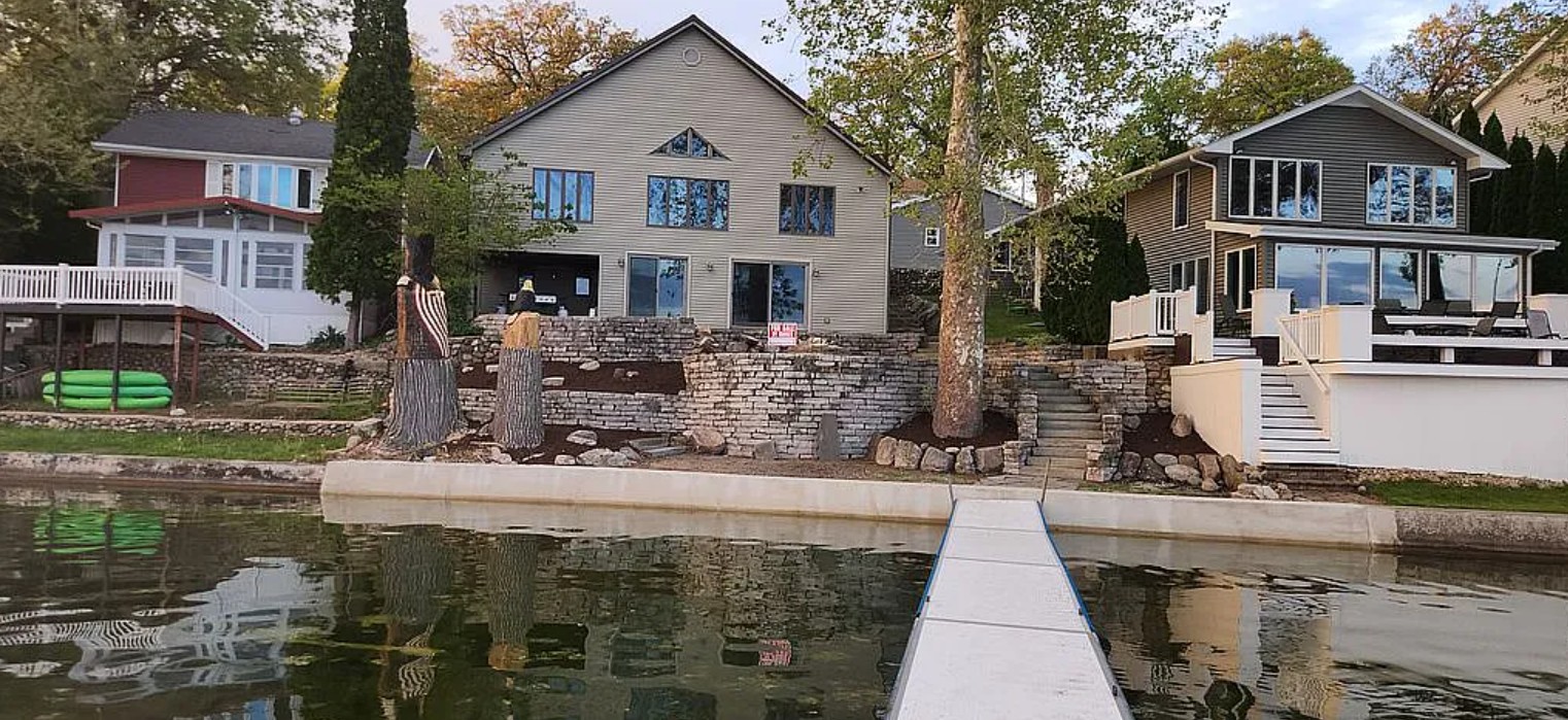 Lakeside House For Sale By Owner in Syracuse, IN