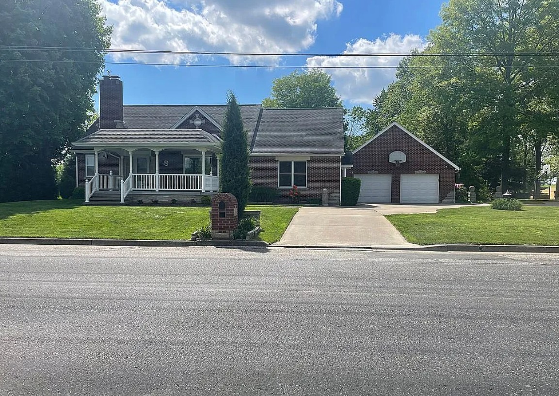 5 Bedroom House For Sale By Owner in Jasper, IN 