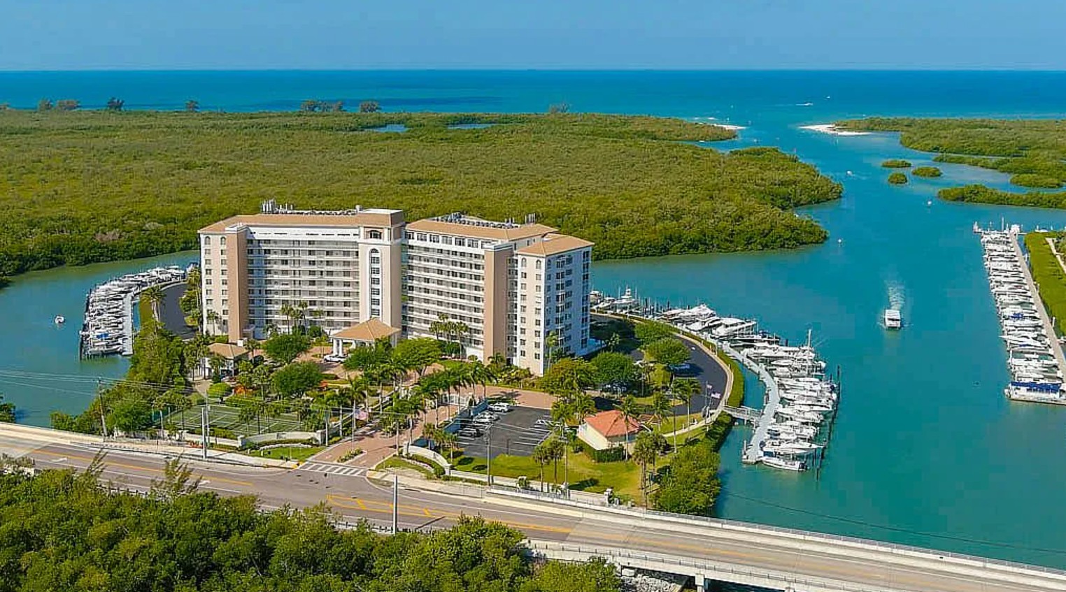 2 Bedroom Condo For Sale By Owner in Naples, FL 