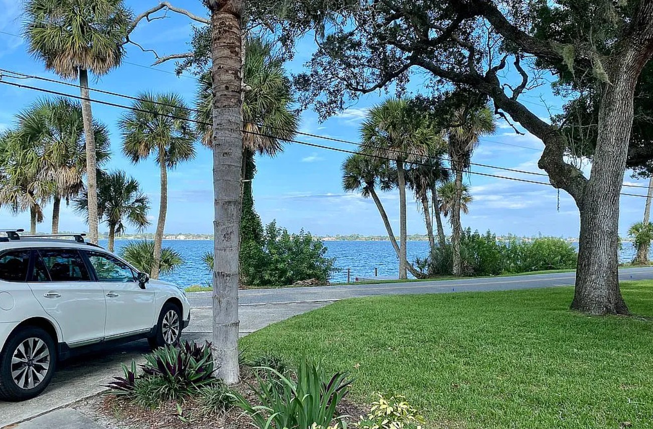 2 Bedroom House For Sale By Owner in Rockledge, FL 
