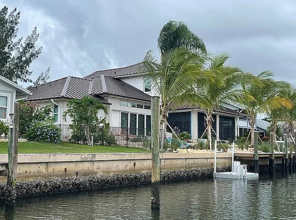 3 Bedroom House For Sale By Owner in Hobe Sound, FL 