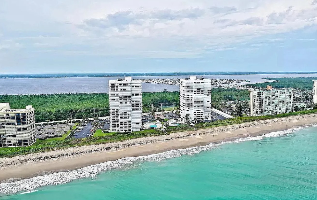 2 Bedroom Condo For Sale By Owner in Jensen Beach, FL
