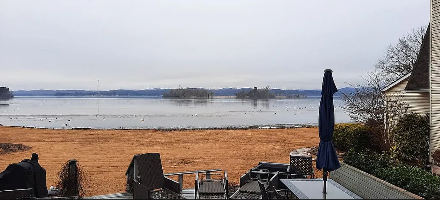 Waterfront Condo For Sale By Owner in Guntersville, AL 