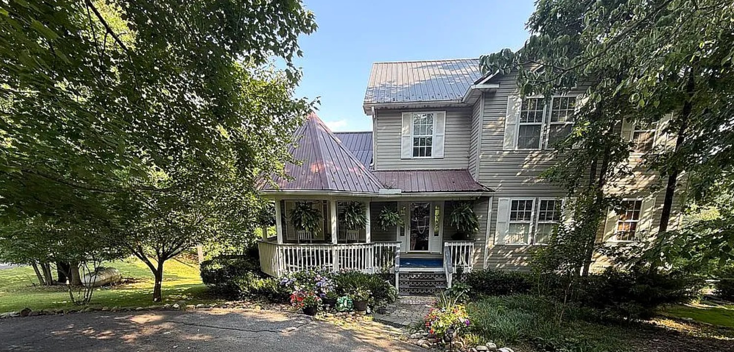 4 Bedroom House For Sale By Owner in Dandridge, TN