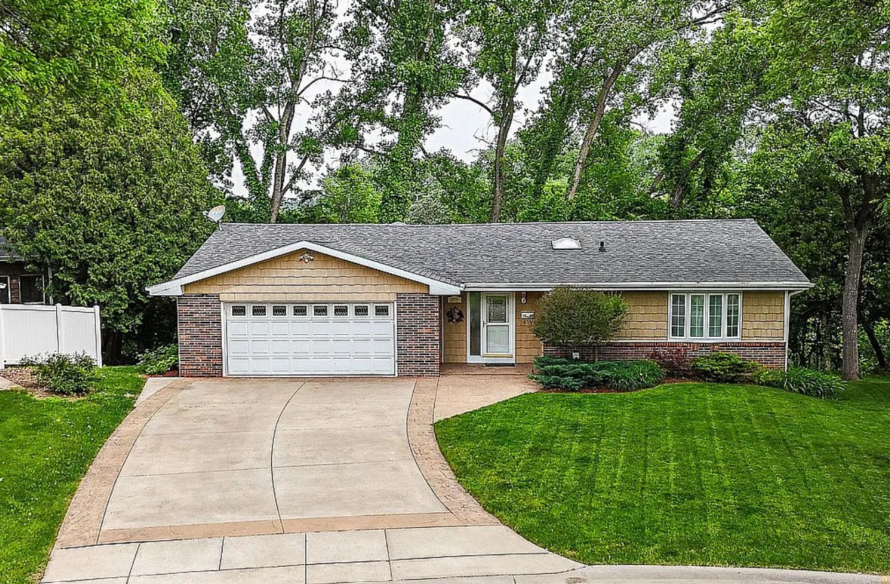 4 Bedroom House For Sale By Owner in Dubuque, IA