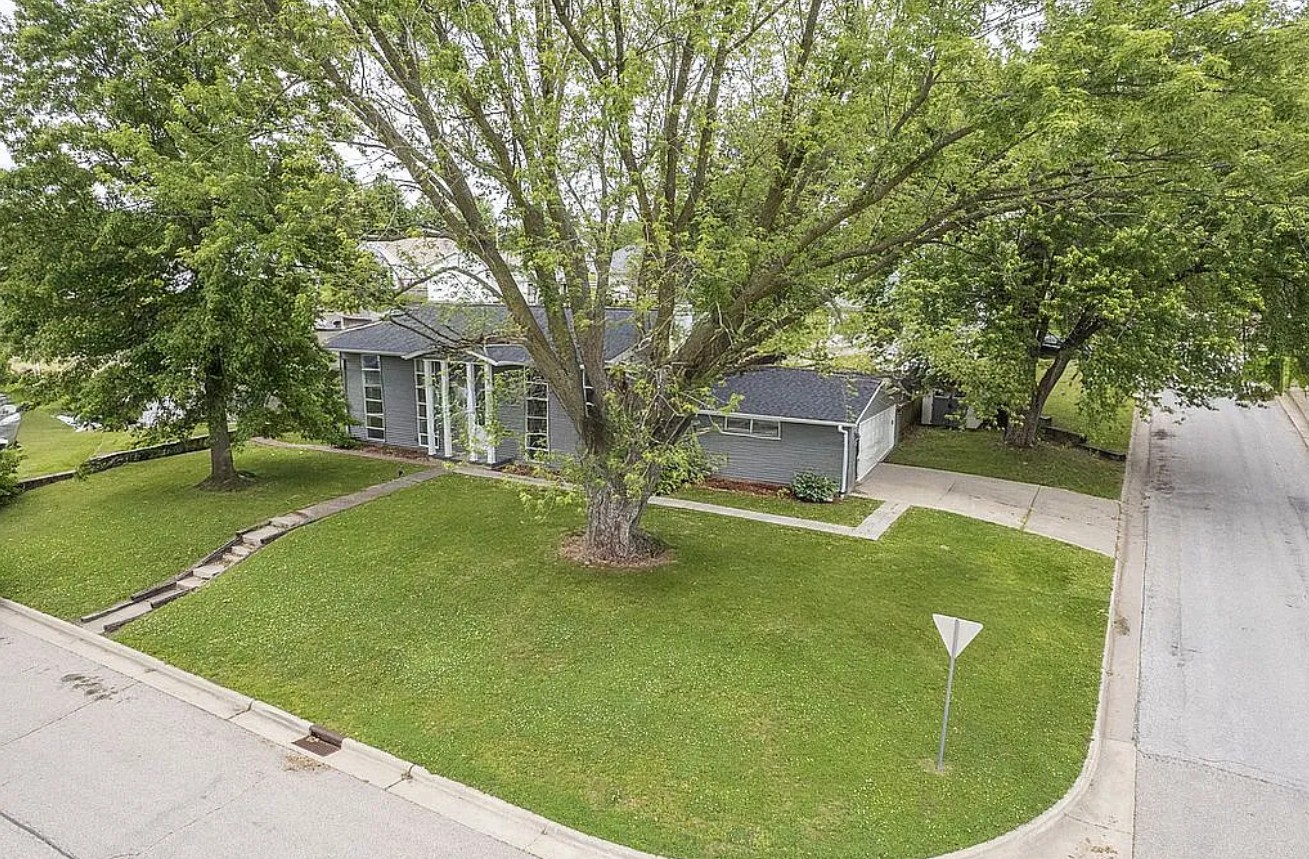 3 Bedroom House For Sale By Owner in Tipton, IA 