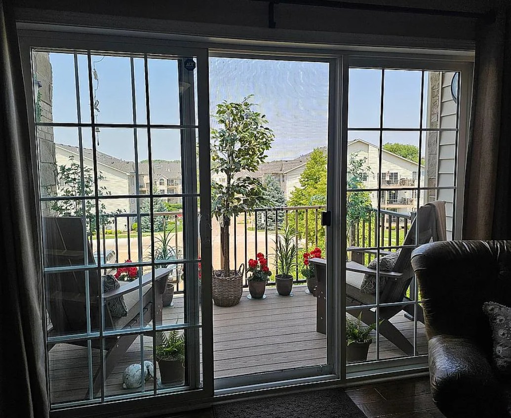 2 Bedroom Apartment For Sale By Owner in Bettendorf, IA 