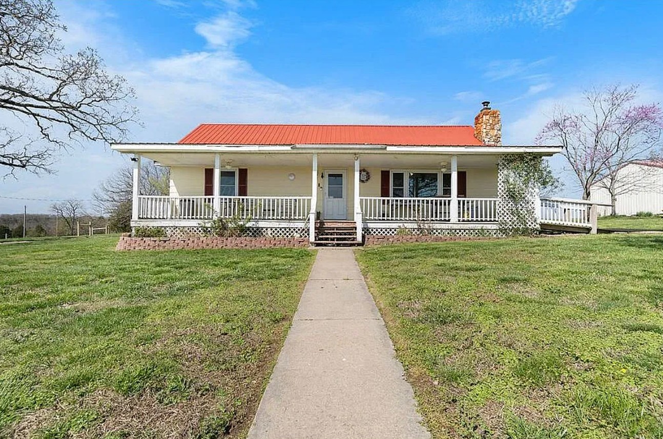 4 Bedroom House For Sale By Owner in Walnut Shade, MO
