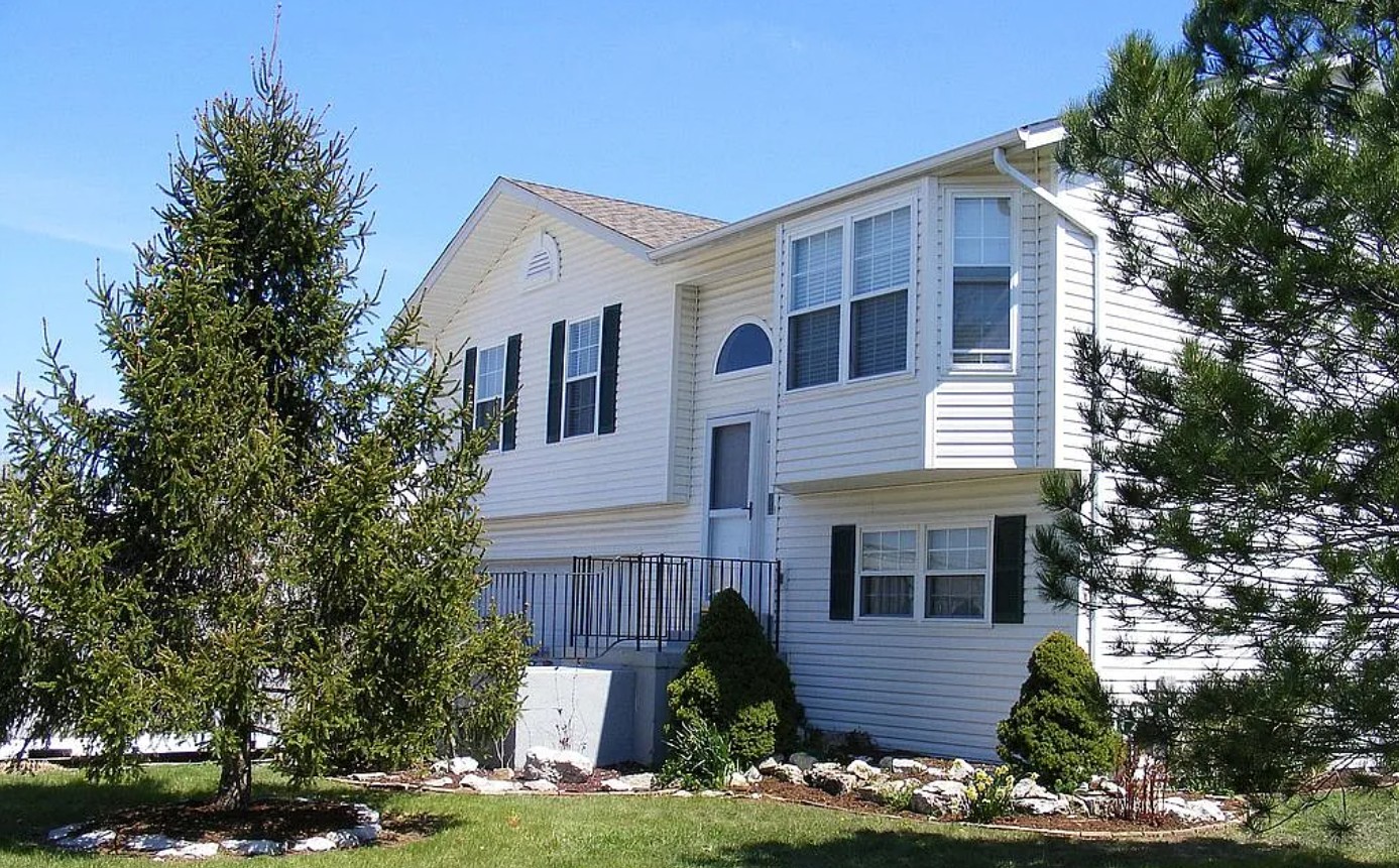 3 Bedroom House For Sale By Owner in Florissant, MO