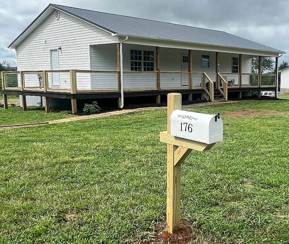 2 Bedroom House For Sale By Owner in Madisonville, TN 