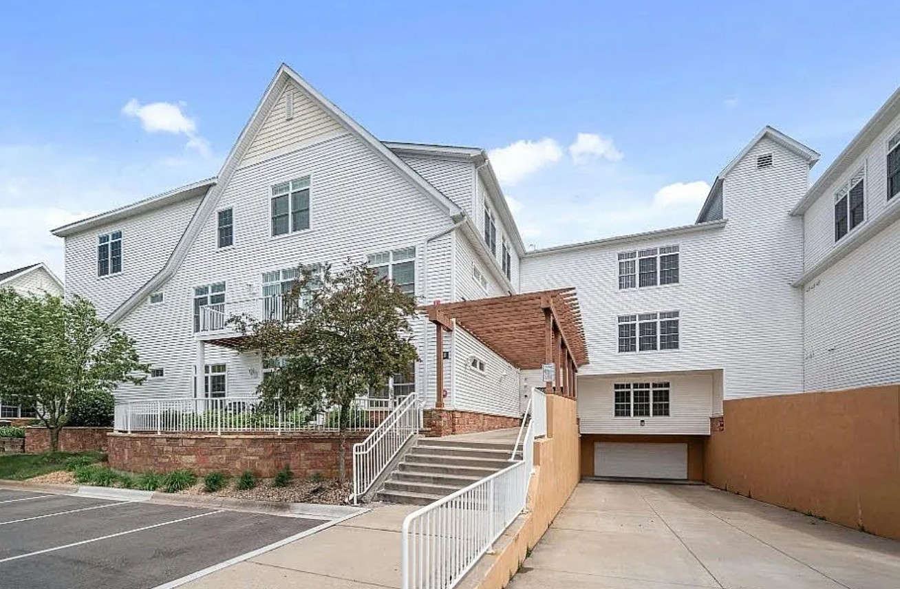 2 Bedroom Apartment For Sale By Owner in Mound, MN 