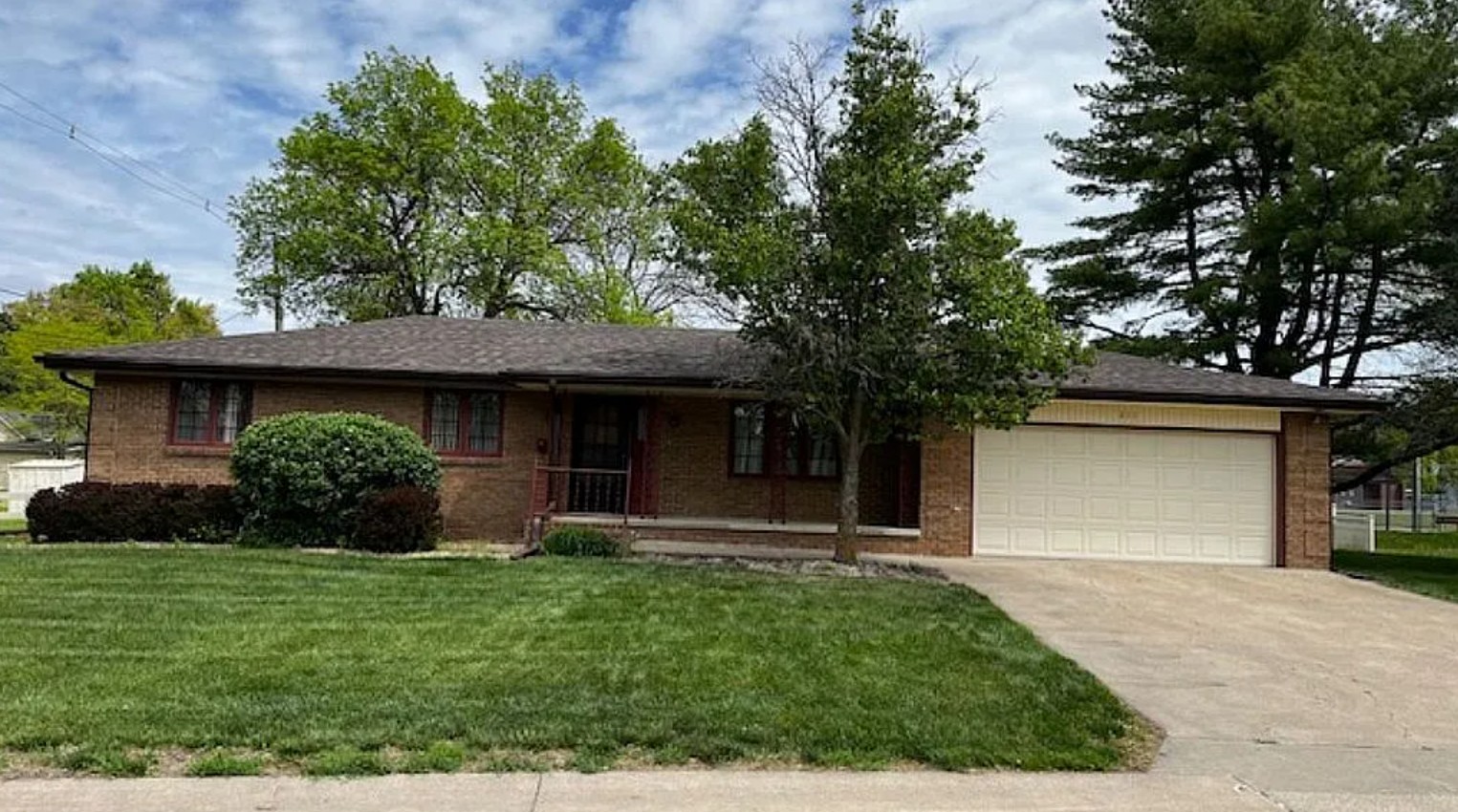 3 Bedroom House For Sale By Owner in Crete, NE 