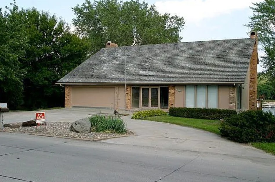 4 Bedroom House For Sale By Owner in Waterloo, NE 