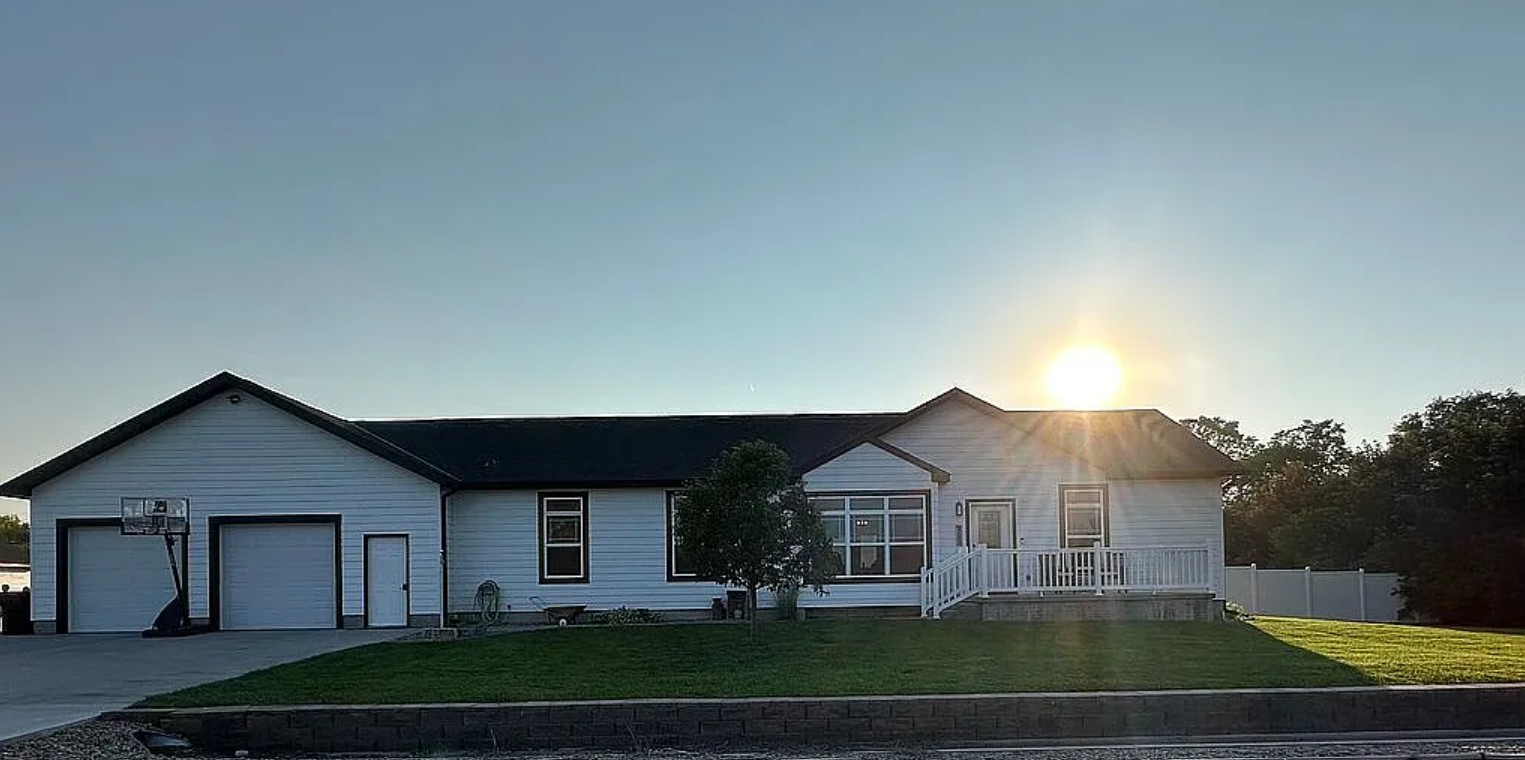 4 Bedroom House For Sale By Owner in Overton, NE 
