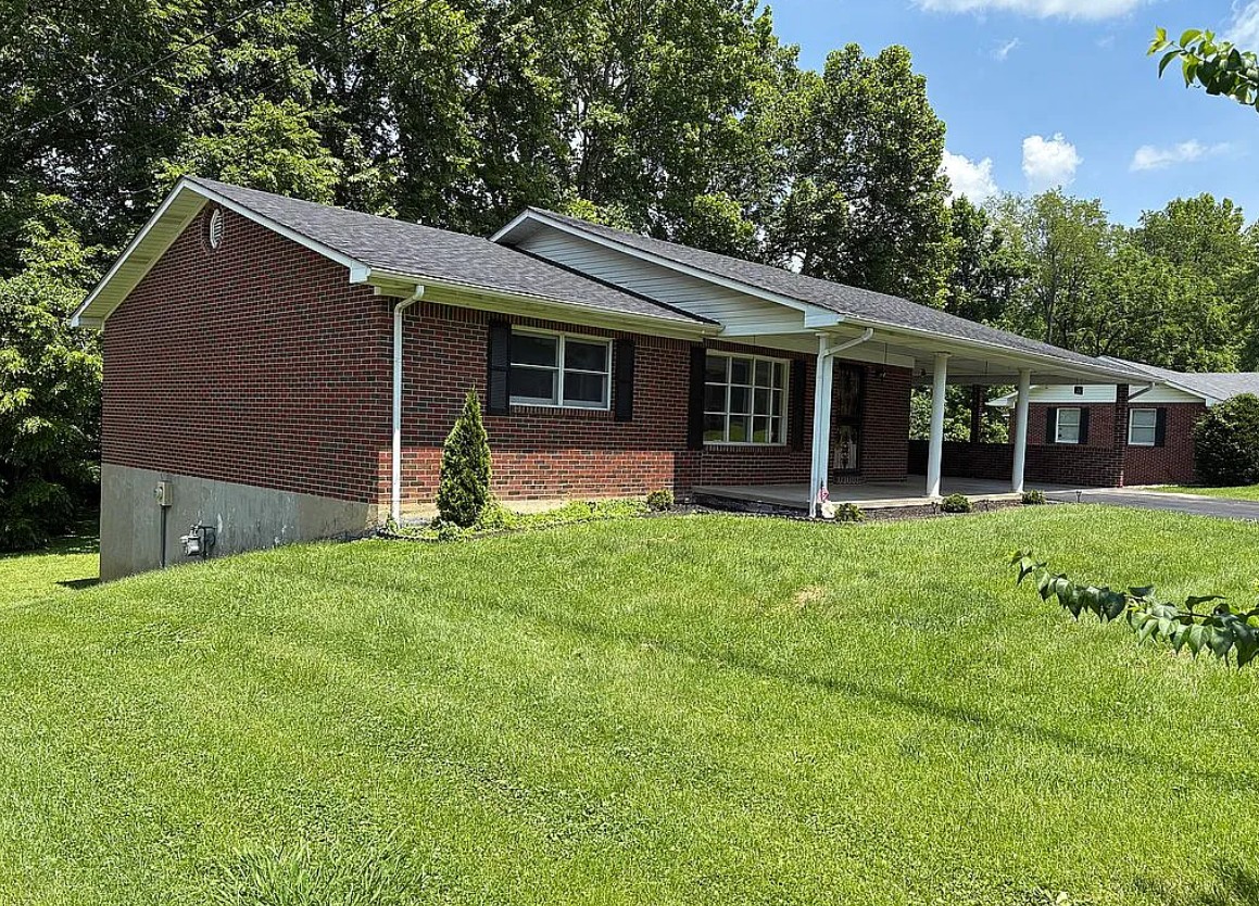 3 Bedroom House For Sale By Owner in Irvine, KY 