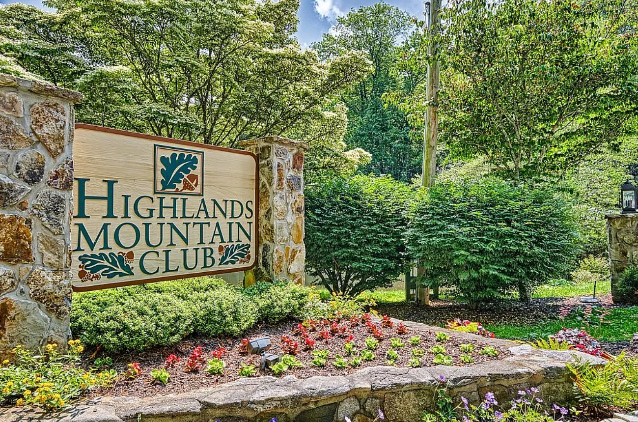 3 Bedroom House For Sale By Owner in Highlands, NC 