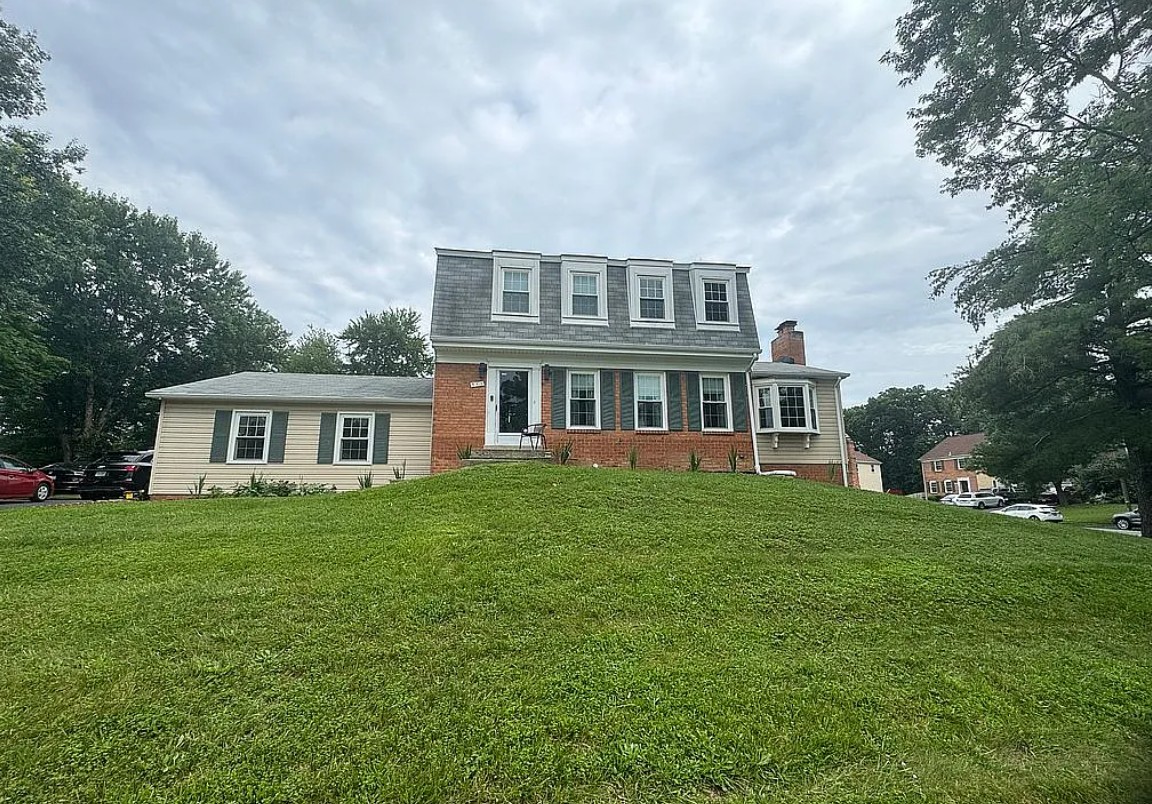4 Bedroom House For Sale By Owner in Herndon, VA 