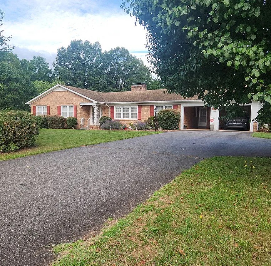 3 Bedroom House For Sale By Owner in Stuart, VA 