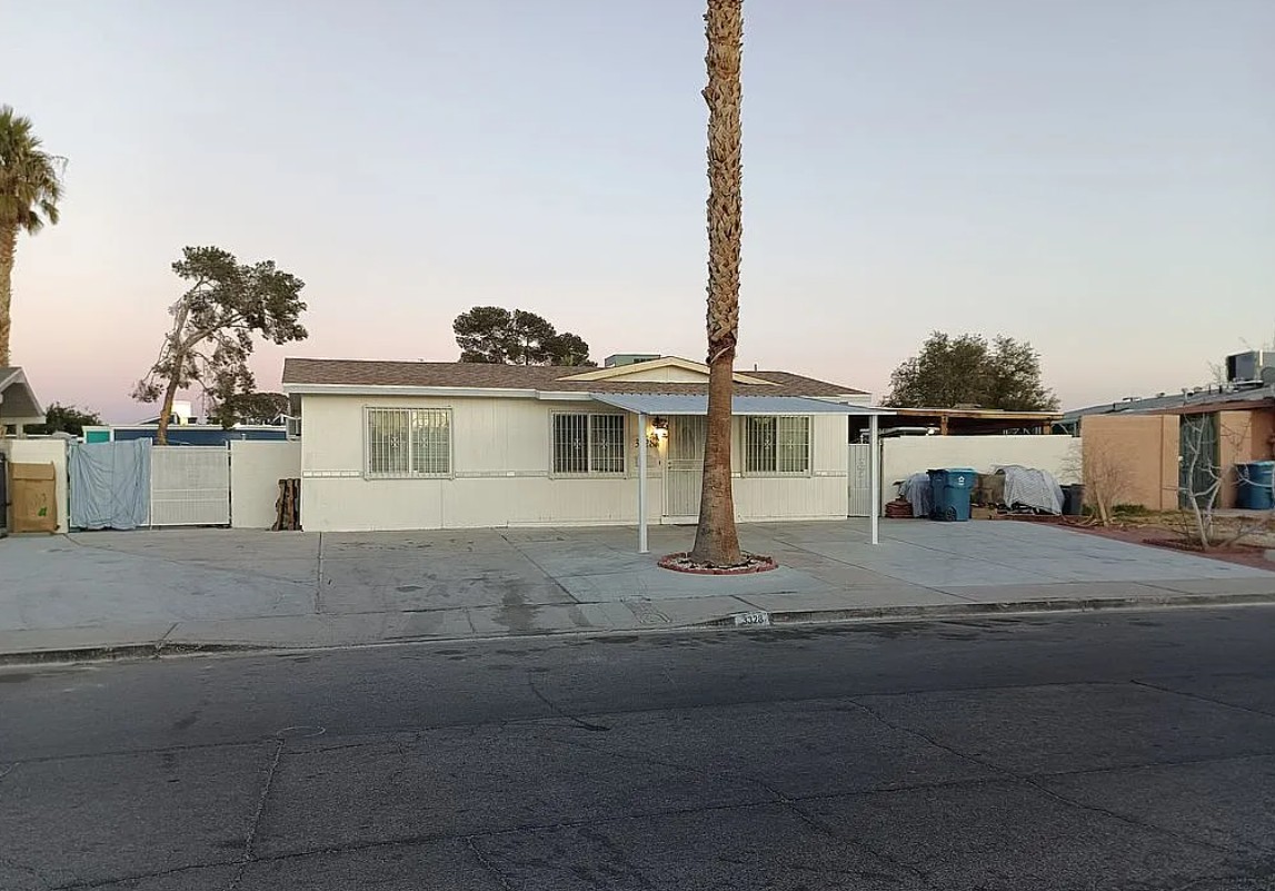 3 Bedroom House For Sale By Owner in Paradise, NV