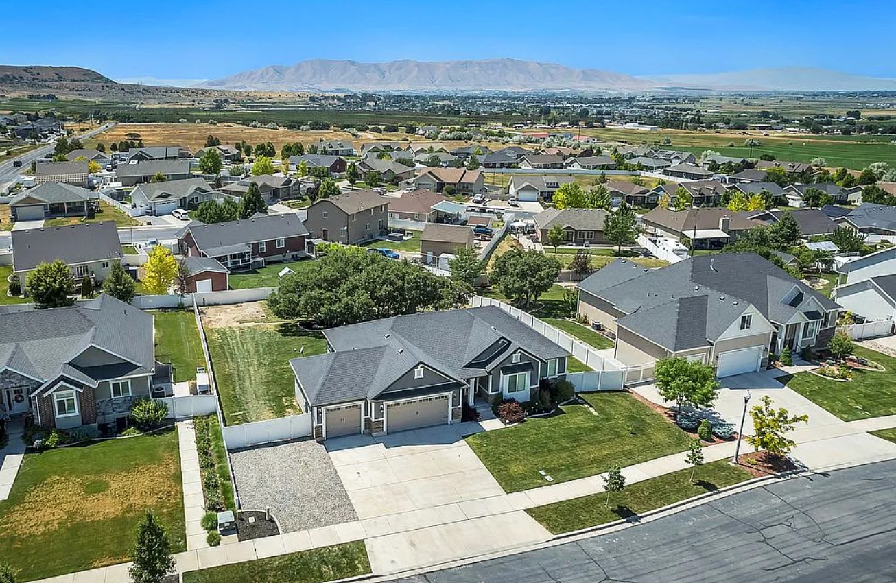 6 Bedroom House For Sale By Owner in Salem, UT 