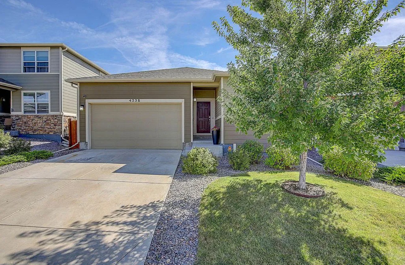 House FSBO in Aurora, CO with 2.75% FHA Assumable Mortgage