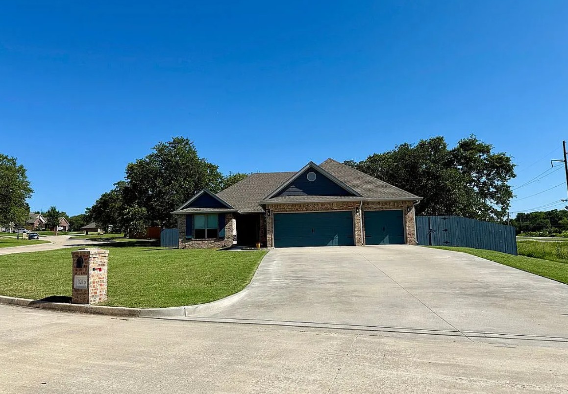 3 Bedroom House For Sale By Owner in Ardmore, OK