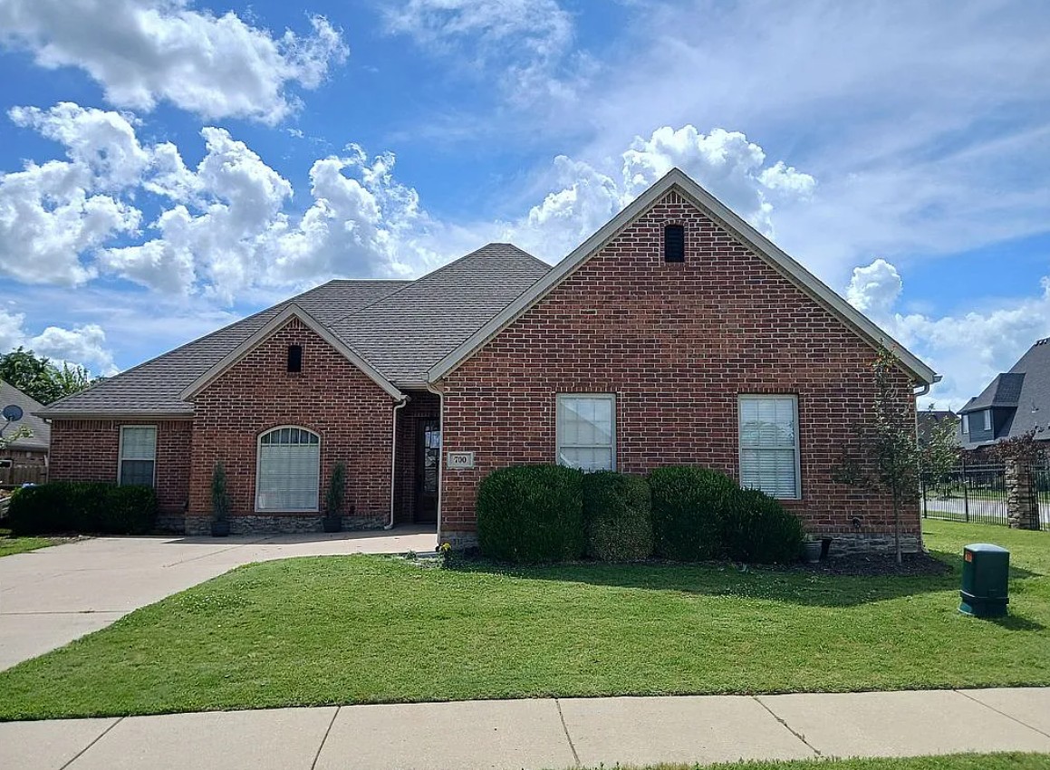 4 Bedroom House For Sale By Owner in Bentonville, AR