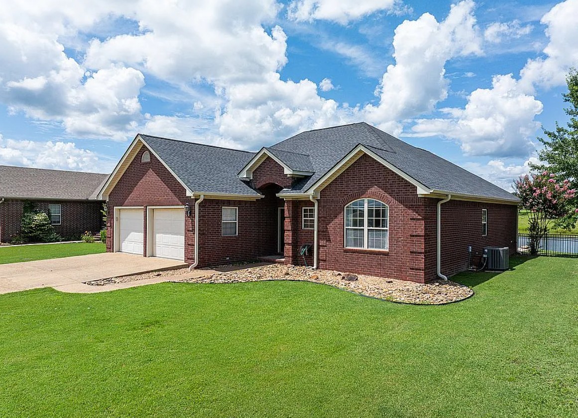 3 Bedroom House For Sale By Owner in Danville, AR 