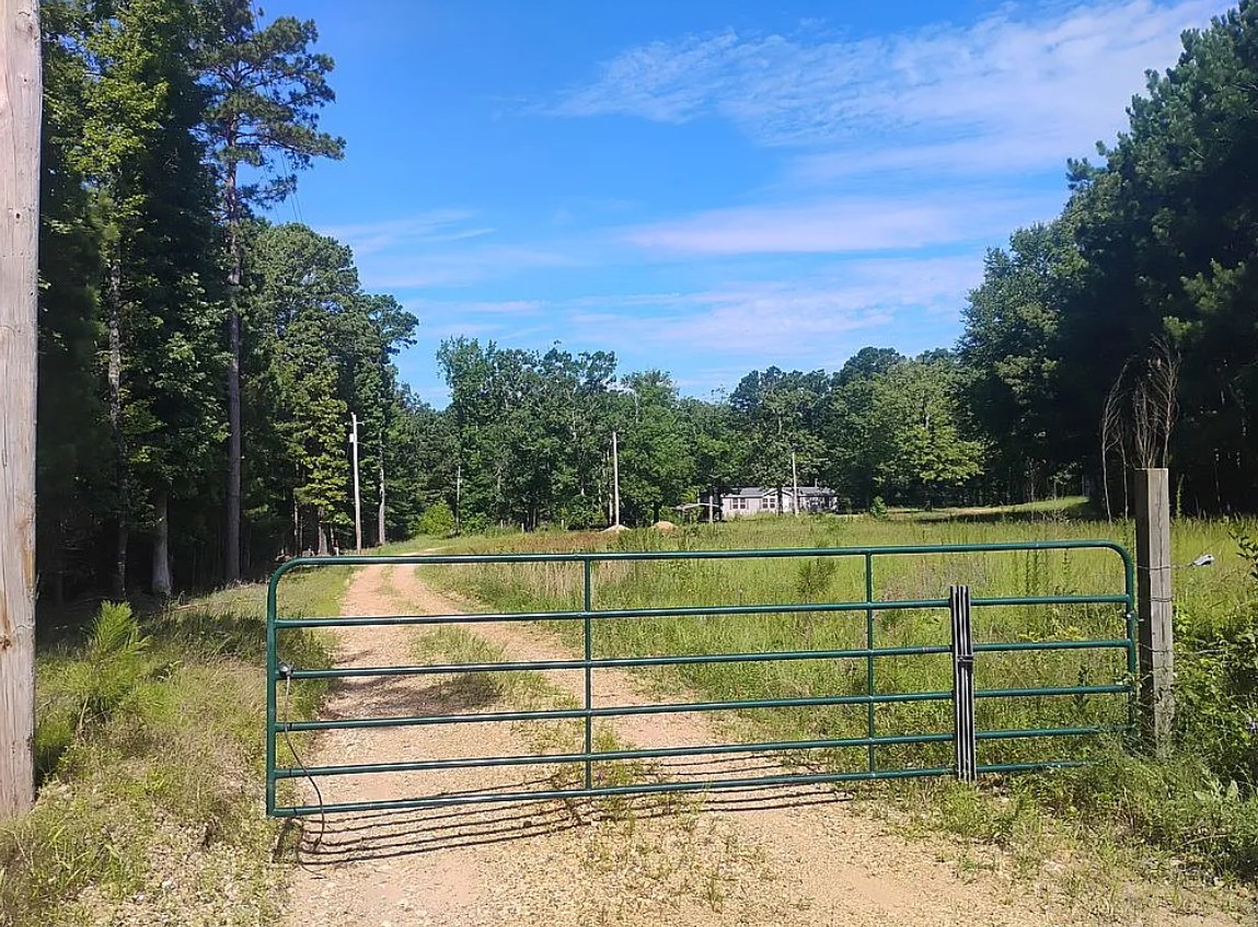 3 Bedroom House For Sale By Owner in Gurdon, AR