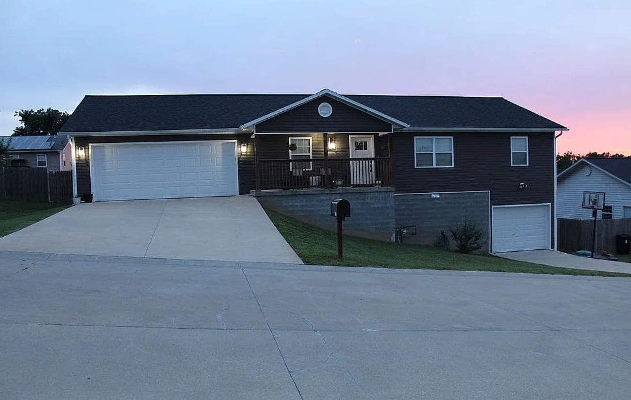 4 Bedroom House For Sale By Owner in Berryville, AR 