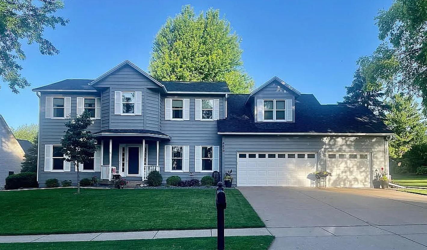 4 Bedroom House For Sale By Owner in Bettendorf, IA 