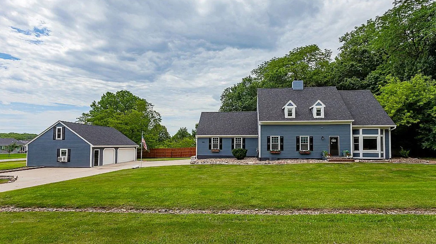 4 Bedroom House For Sale By Owner in West Des Moines, IA 