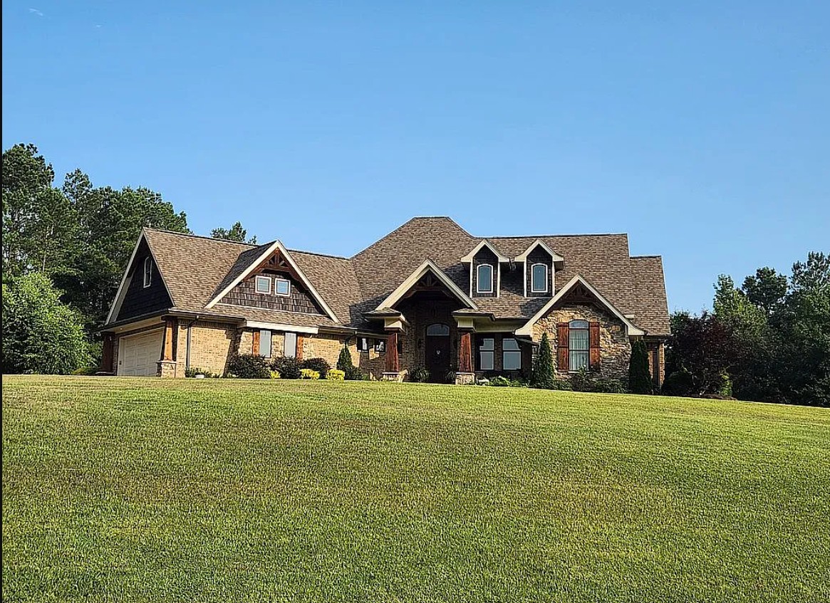 4 Bedroom House For Sale By Owner in Grenada, MS 