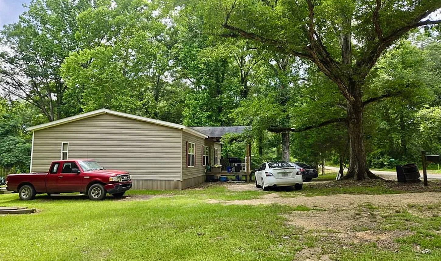 3 Bedroom House For Sale By Owner in Collins, MS 