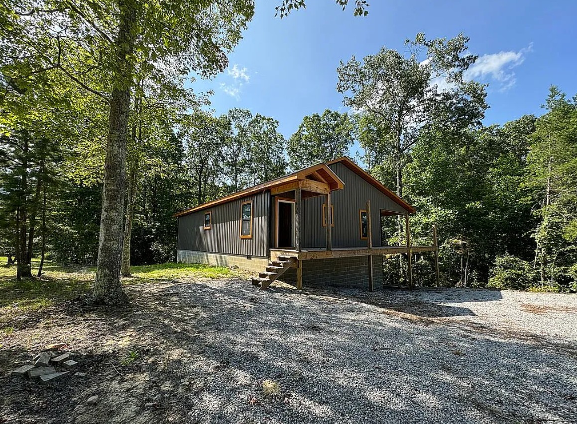 2 Bedroom House For Sale By Owner in Jamestown, TN