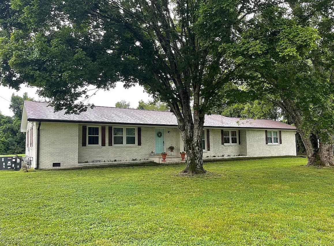 4 Bedroom House For Sale By Owner in Waverly, TN 