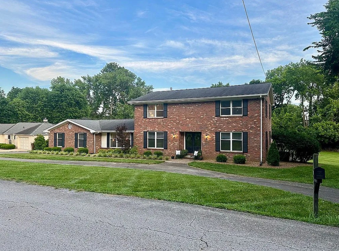 4 Bedroom House For Sale By Owner in Hopkinsville, KY 