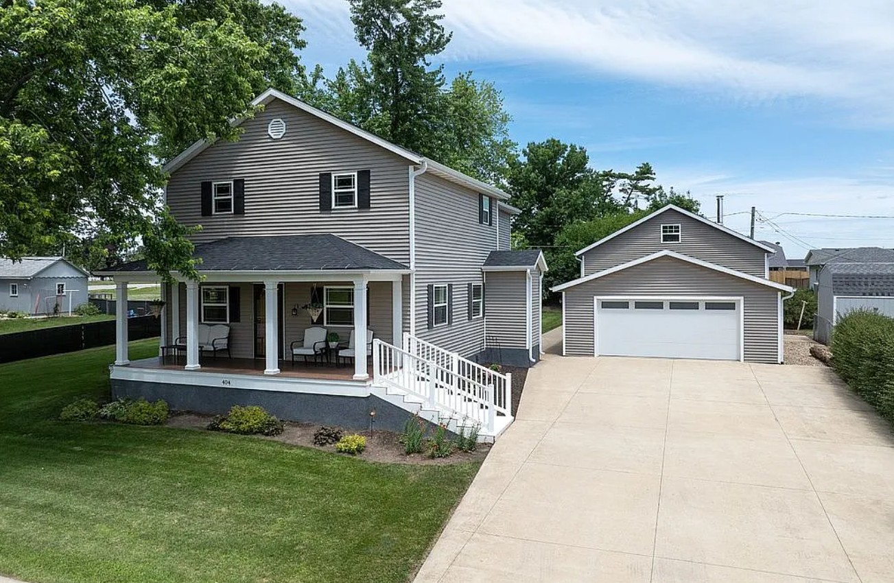 4 Bedroom House For Sale By Owner in Newhall, IA 