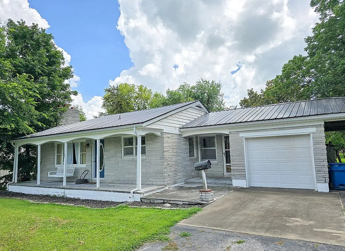 3 Bedroom House For Sale By Owner in Carthage, MO 