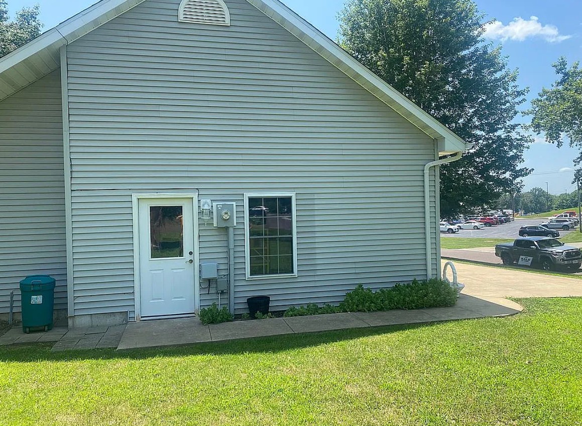 2 Bedroom House For Sale By Owner in Fulton, MO 