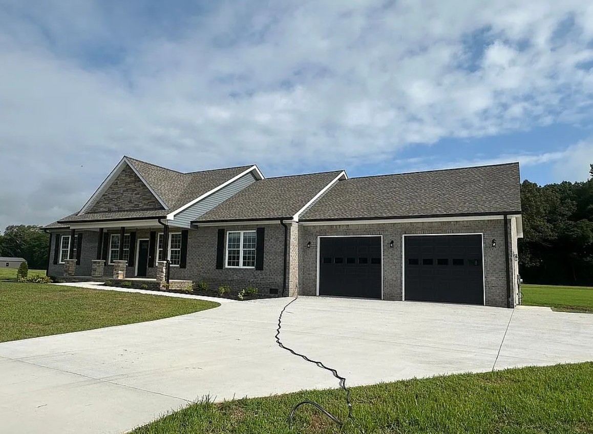 3 Bedroom House For Sale By Owner in Paris, TN 