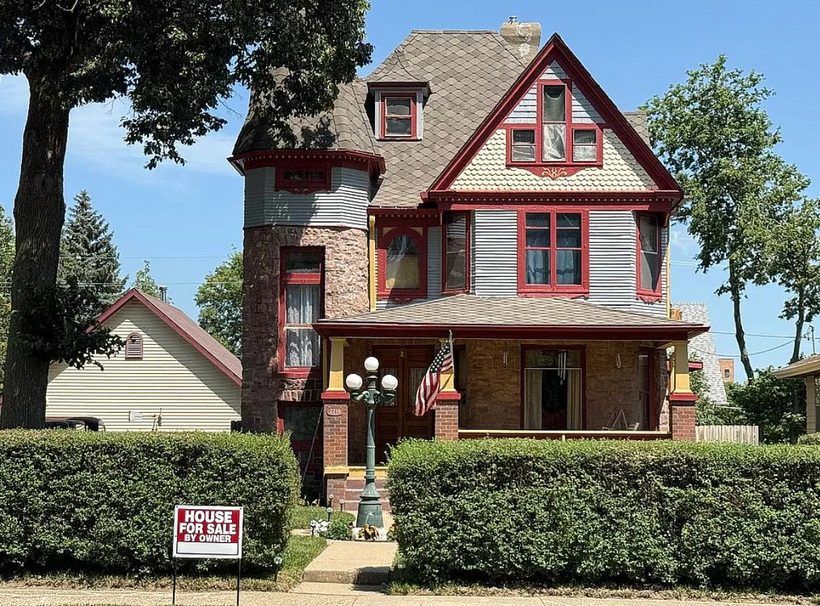 7 Bedroom House For Sale By Owner in Sioux City, IA 
